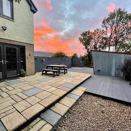 Stylish, Central Studio With Kitchen & Large Deck Fort William Extérieur photo